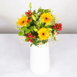 Gemischter Blumenbund 'Sonnentag' Inkl. Gratis Grußkarte -Gartenbedarf Geschäft 1025700015 DIY Mixbund Sonnentag Germini Hypericum Statice Lilie Santini 2 94588